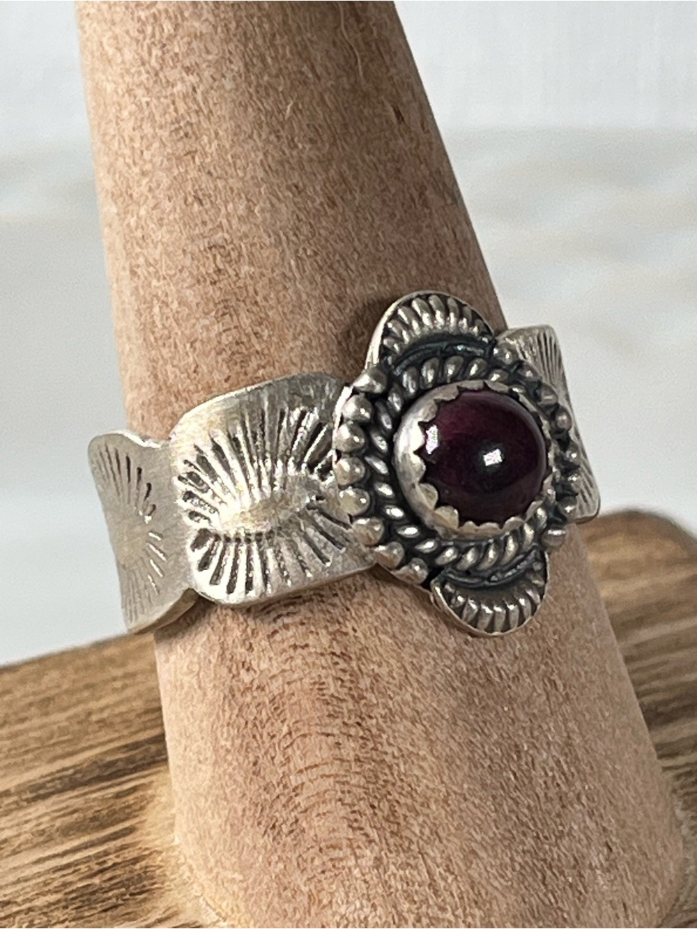 Solid Sterling Silver Southwest Purple Spiny Cigar Style Gemstone Ring Size 10.5 - Picture 10 of 11
